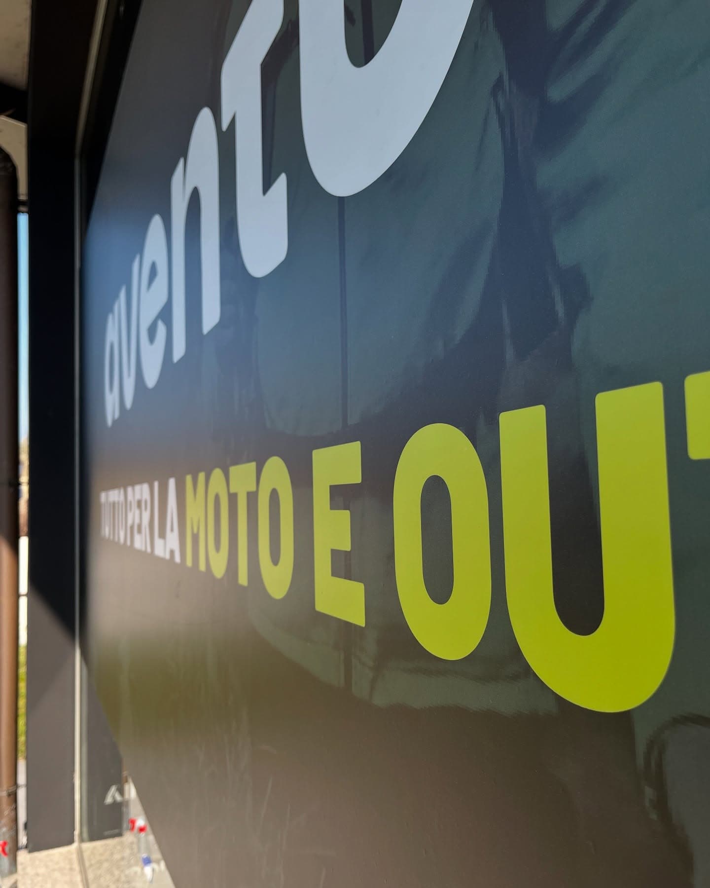 Decorazione Vetrine Negozio Moto - 2